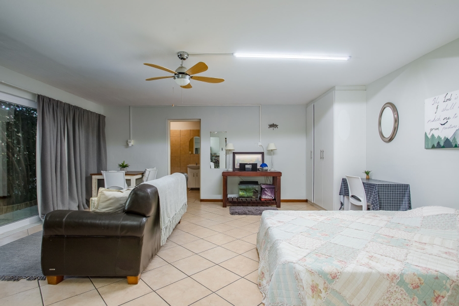 5 Bedroom Property for Sale in Uitsig Western Cape